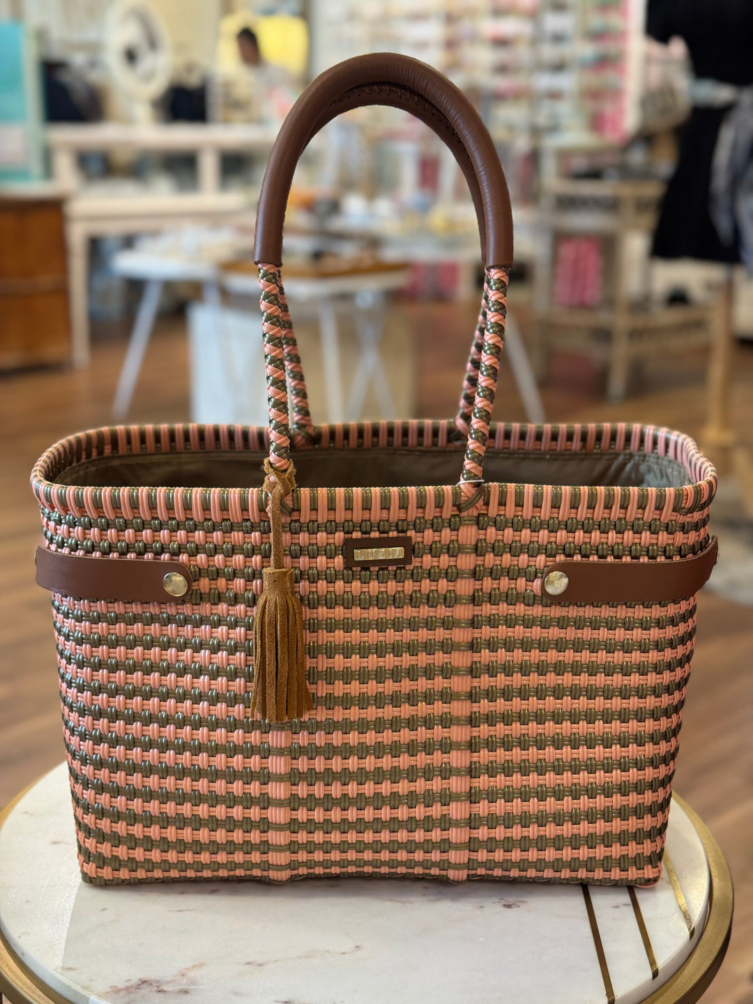 Basket Lines (Salmon Gold)